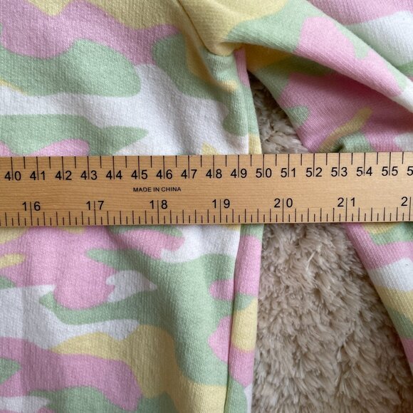 Disney Minnie Mouse Camo Pullover Hoodie Women M Graphic Fleece Preppy Travel - Picture 5 of 7